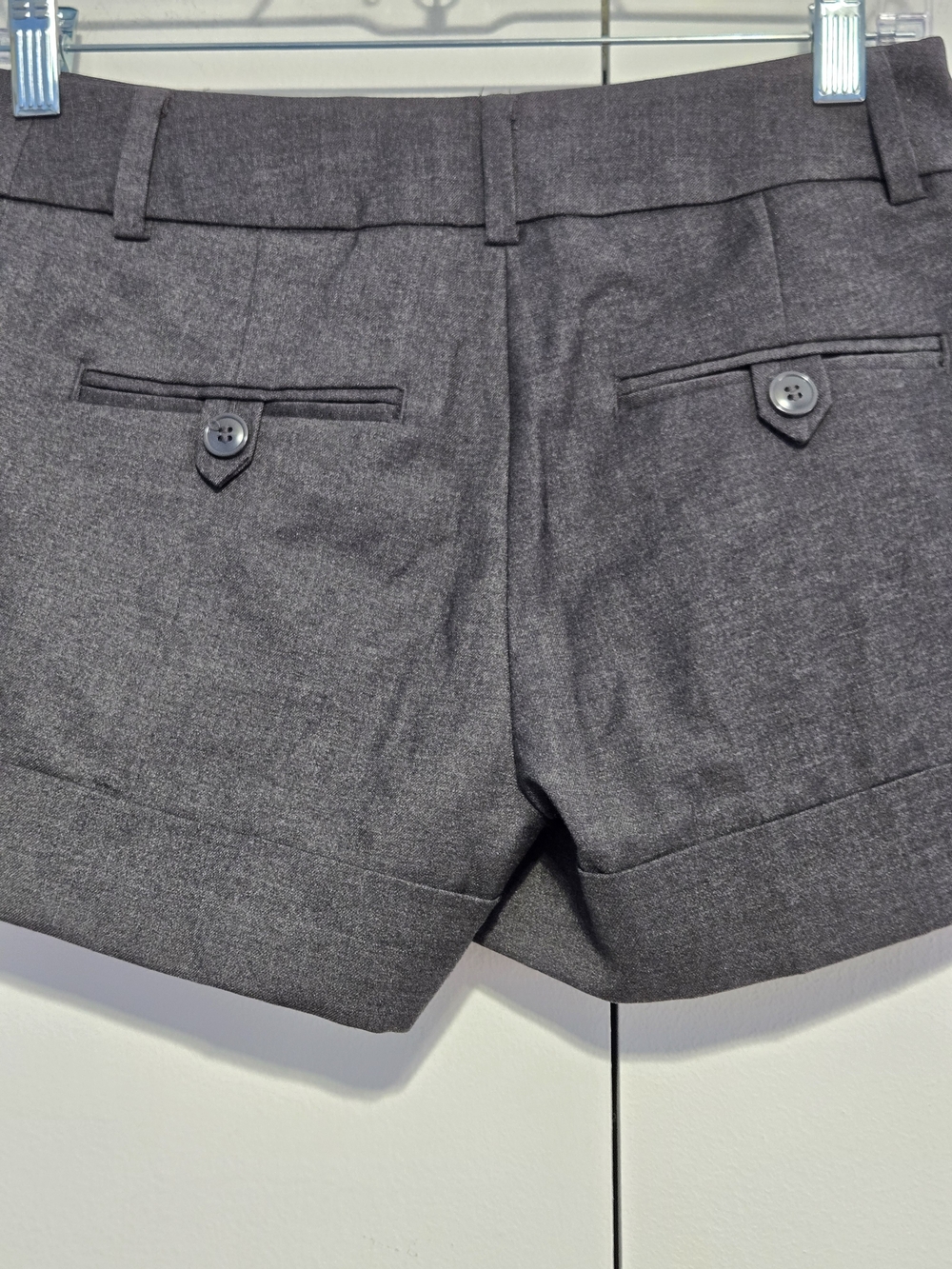 NWT H&M Gray Cuffed Dress Shorts Size 2 Career Office Tailored - Picture 6 of 6